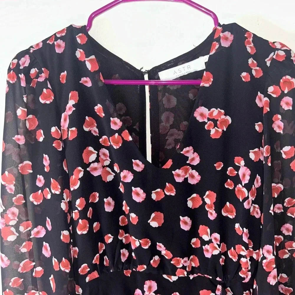Size small flowered cocktail dress - Picture 2 of 9